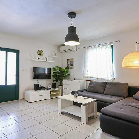 Lovely In Rastane Donje With Kitchen Holiday home